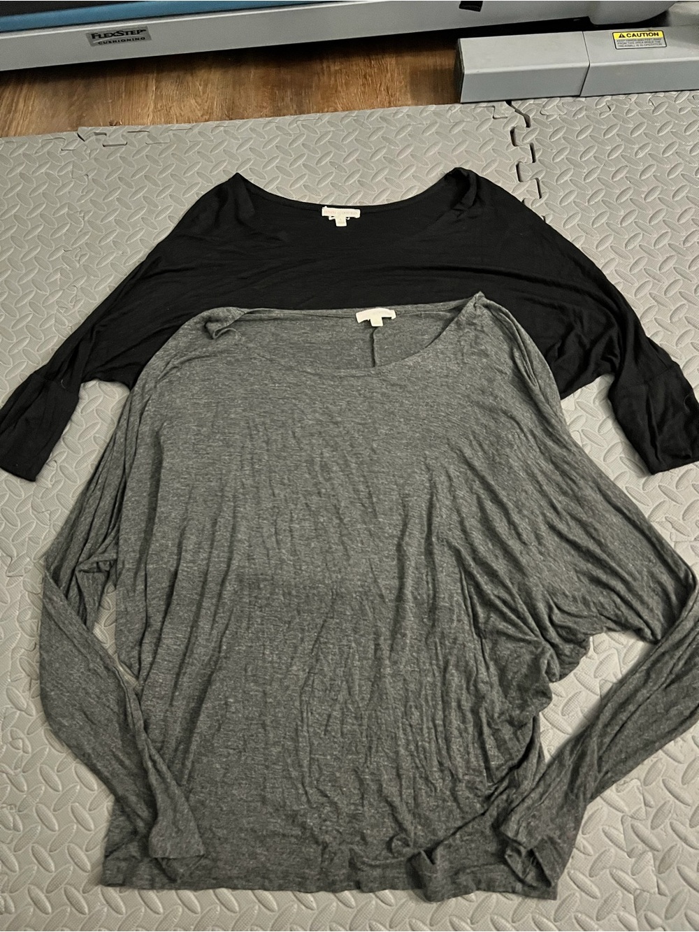 Zenana outfitters large Doman sleeve batwing black gray